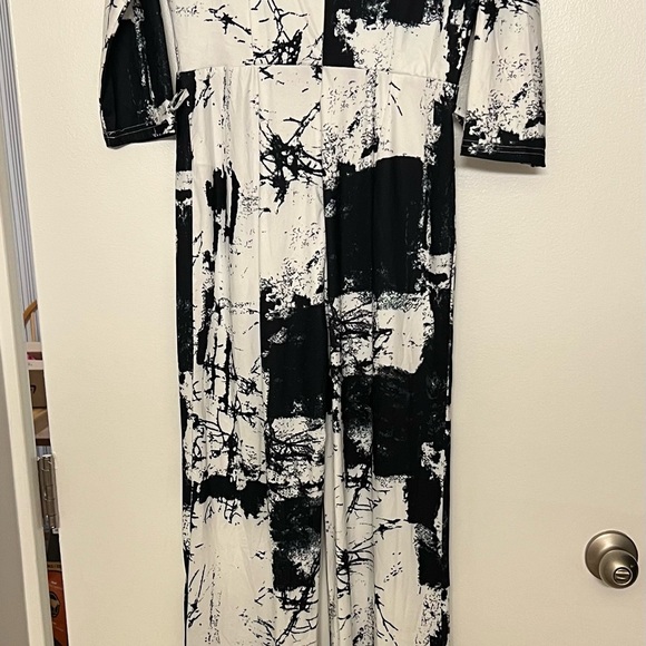 “Saved by the Dress” romper. Comes w/ belt. No tags, never worn. Perfect cond! - Picture 3 of 5